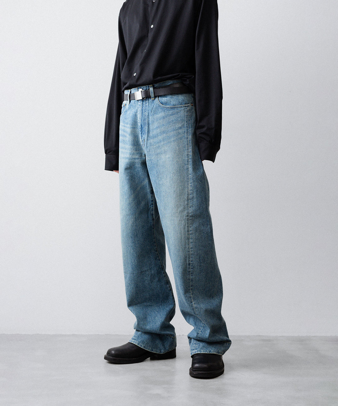 ssstein(シュタイン)のTWIST CUT DENIM JEANS - INDIGOの公式通販サイトsession福岡セレクトショップ