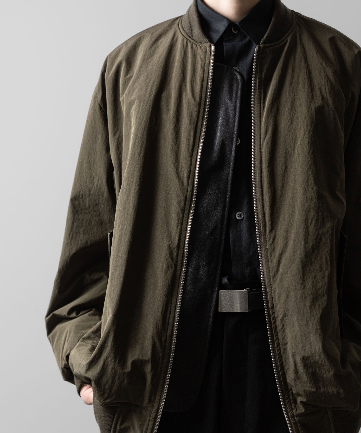 ssstein(シュタイン)のWINDPROOF NYLON OVERSIZED FLIGHT JACKET - MILITARY KHAKIの公式通販サイトsession福岡セレクトショップ