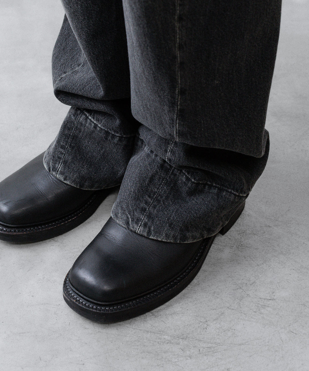 ssstein(シュタイン)のTWIST CUT DENIM JEANS - BLACKの公式通販サイトsession福岡セレクトショップ