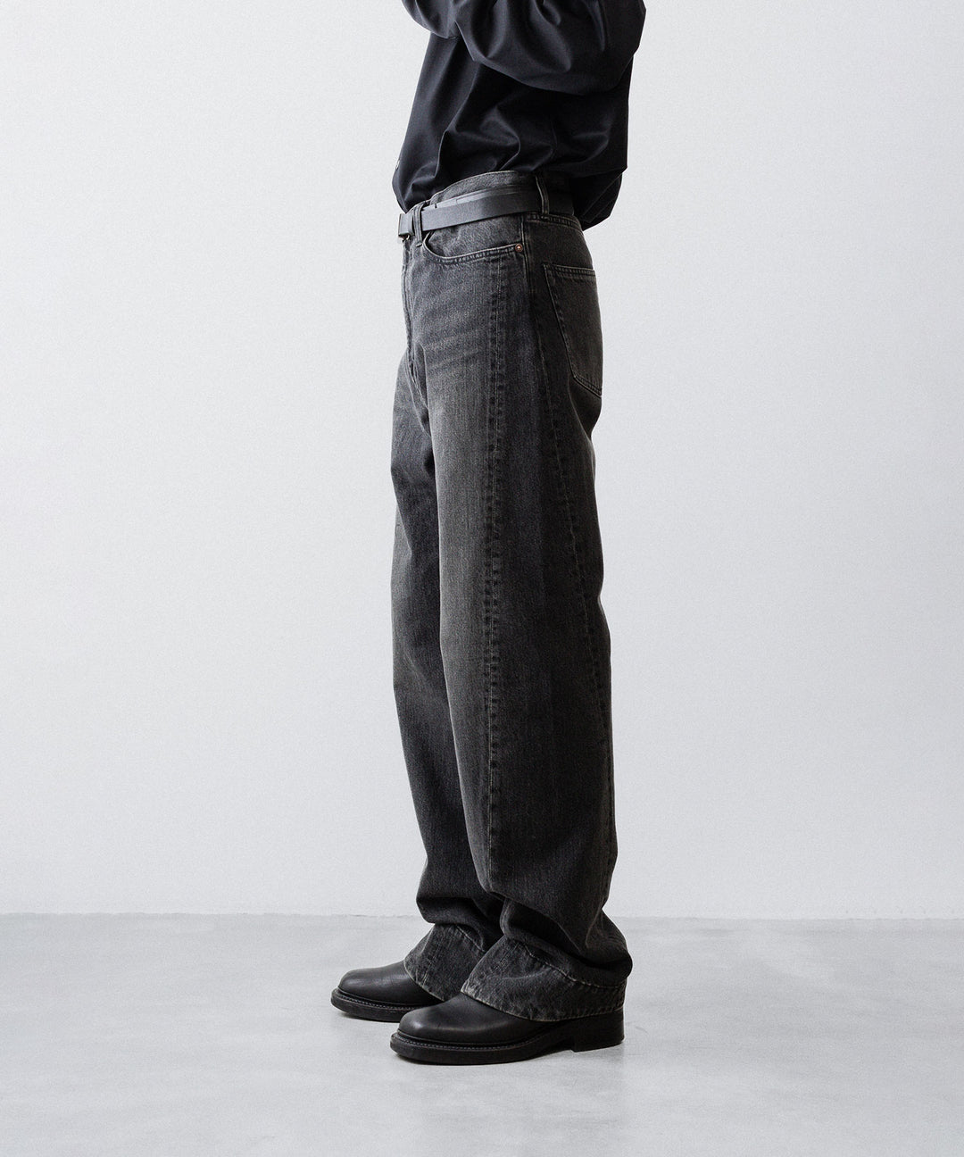ssstein(シュタイン)のTWIST CUT DENIM JEANS - BLACKの公式通販サイトsession福岡セレクトショップ
