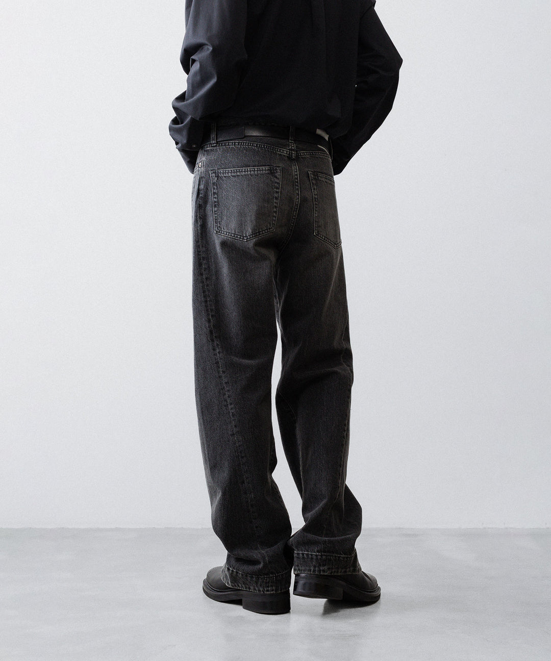 ssstein(シュタイン)のTWIST CUT DENIM JEANS - BLACKの公式通販サイトsession福岡セレクトショップ