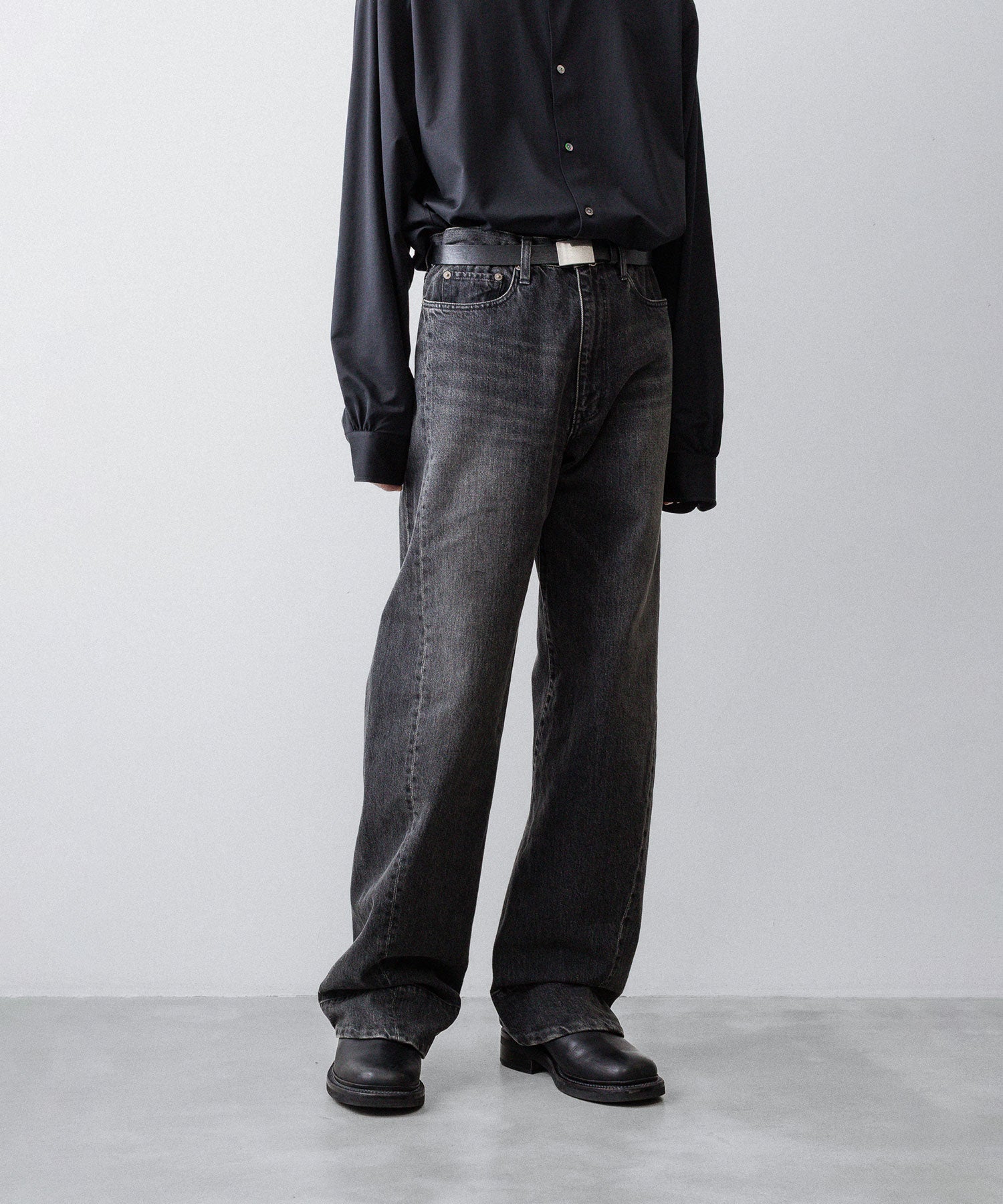 ssstein / シュタイン】TWIST CUT DENIM JEANS - BLACK | 公式通販