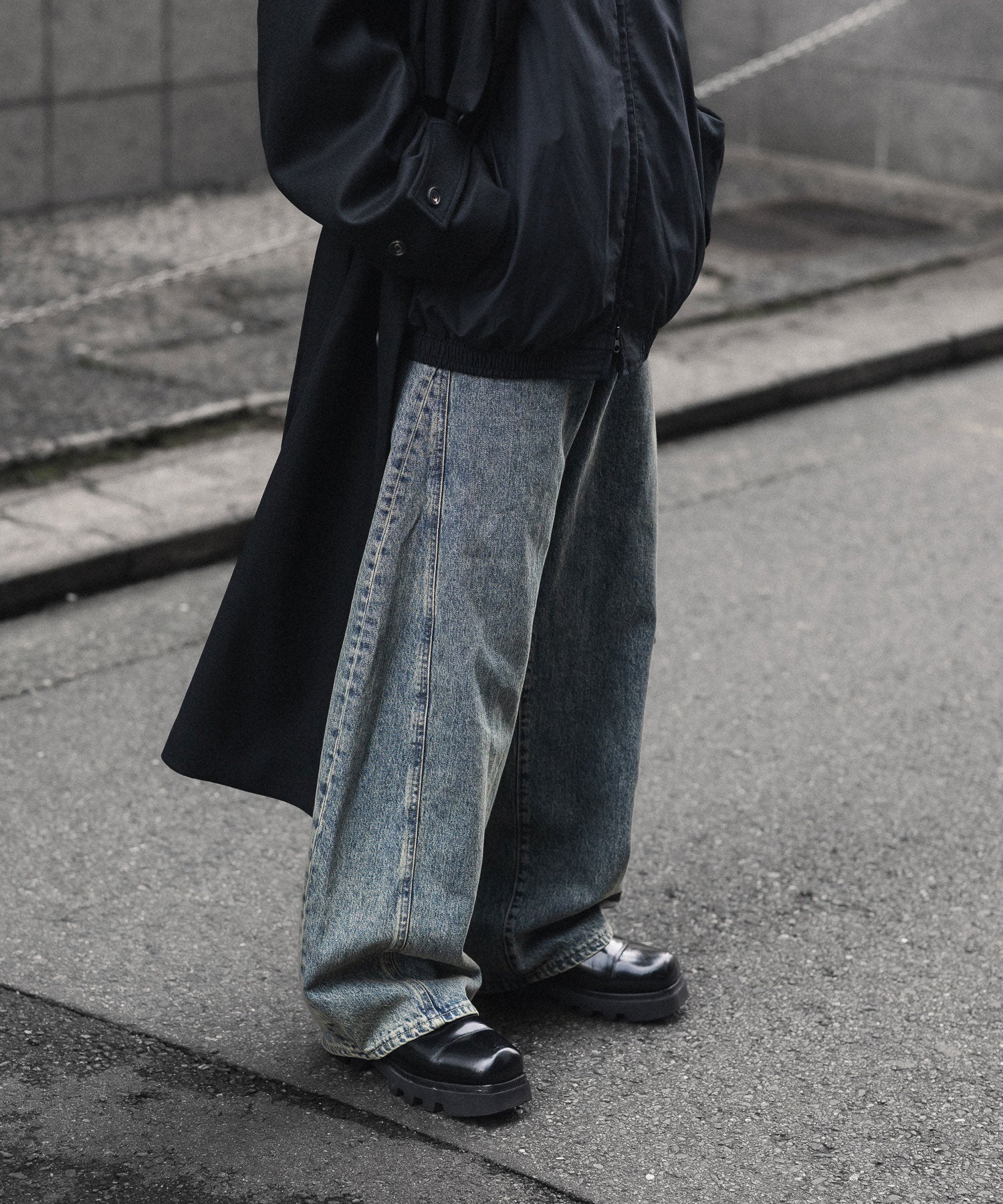 ssstein × UMBRO】DEFORMATION WIDE DENIM JEANS - INDIGO | 公式通販