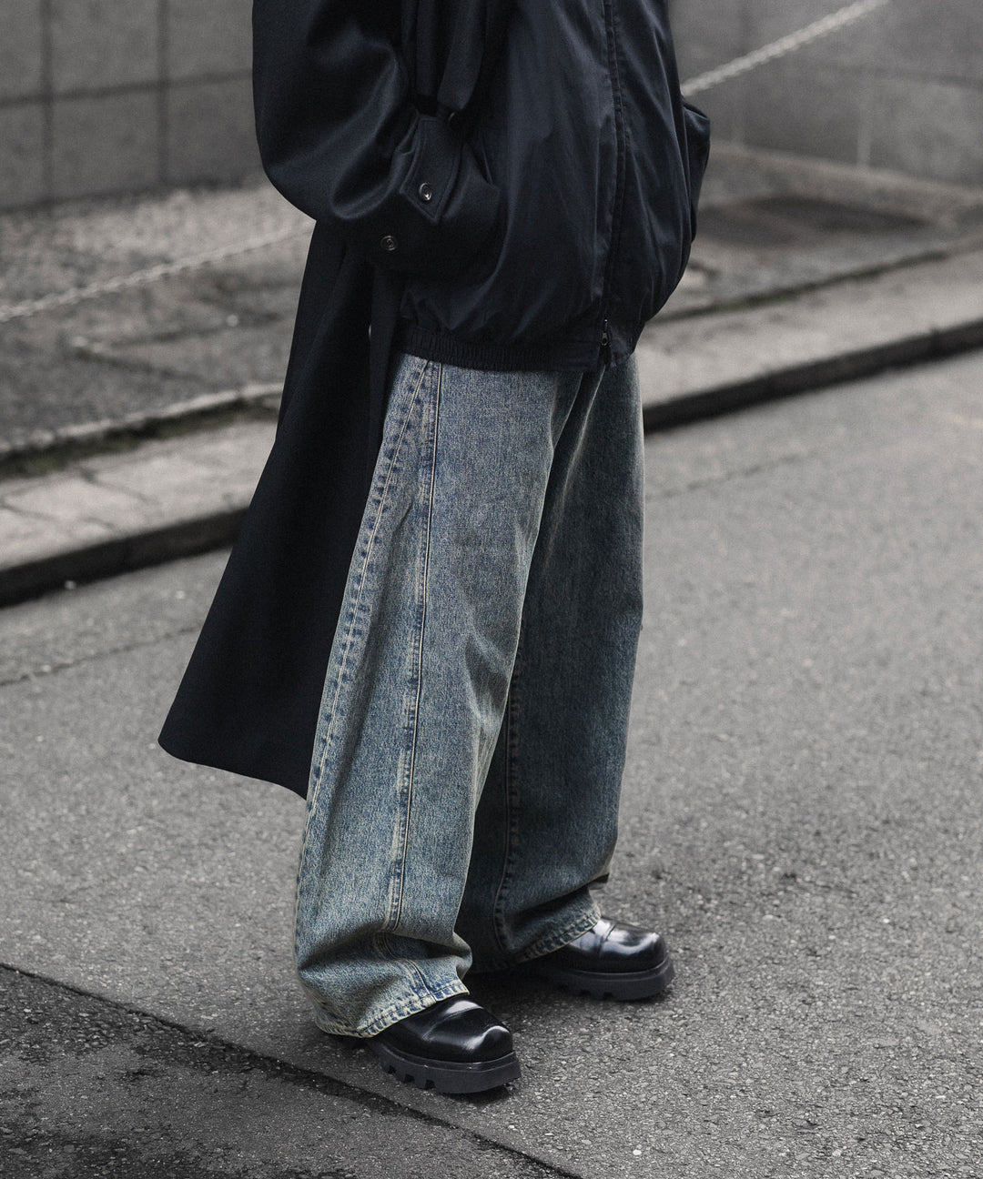 【ssstein × UMBRO】DEFORMATION WIDE DENIM JEANS - INDIGO