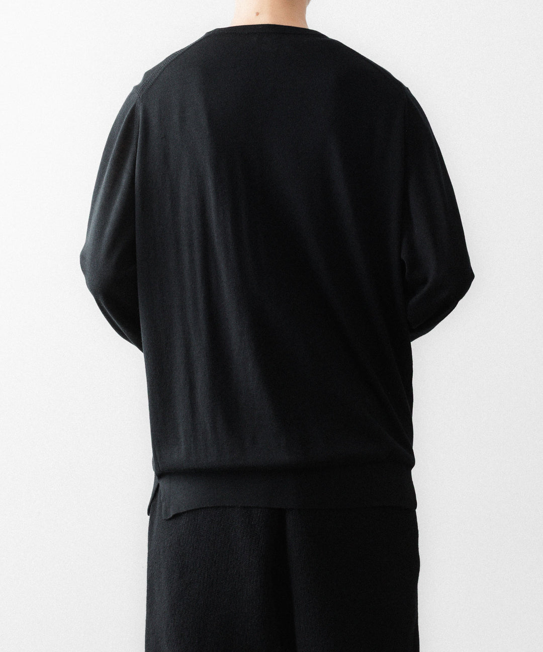 MAYKAM メイカムのSTRUCTURE EYELET CREW NECKのBLACK 公式通販サイトsession福岡セレクトショップ