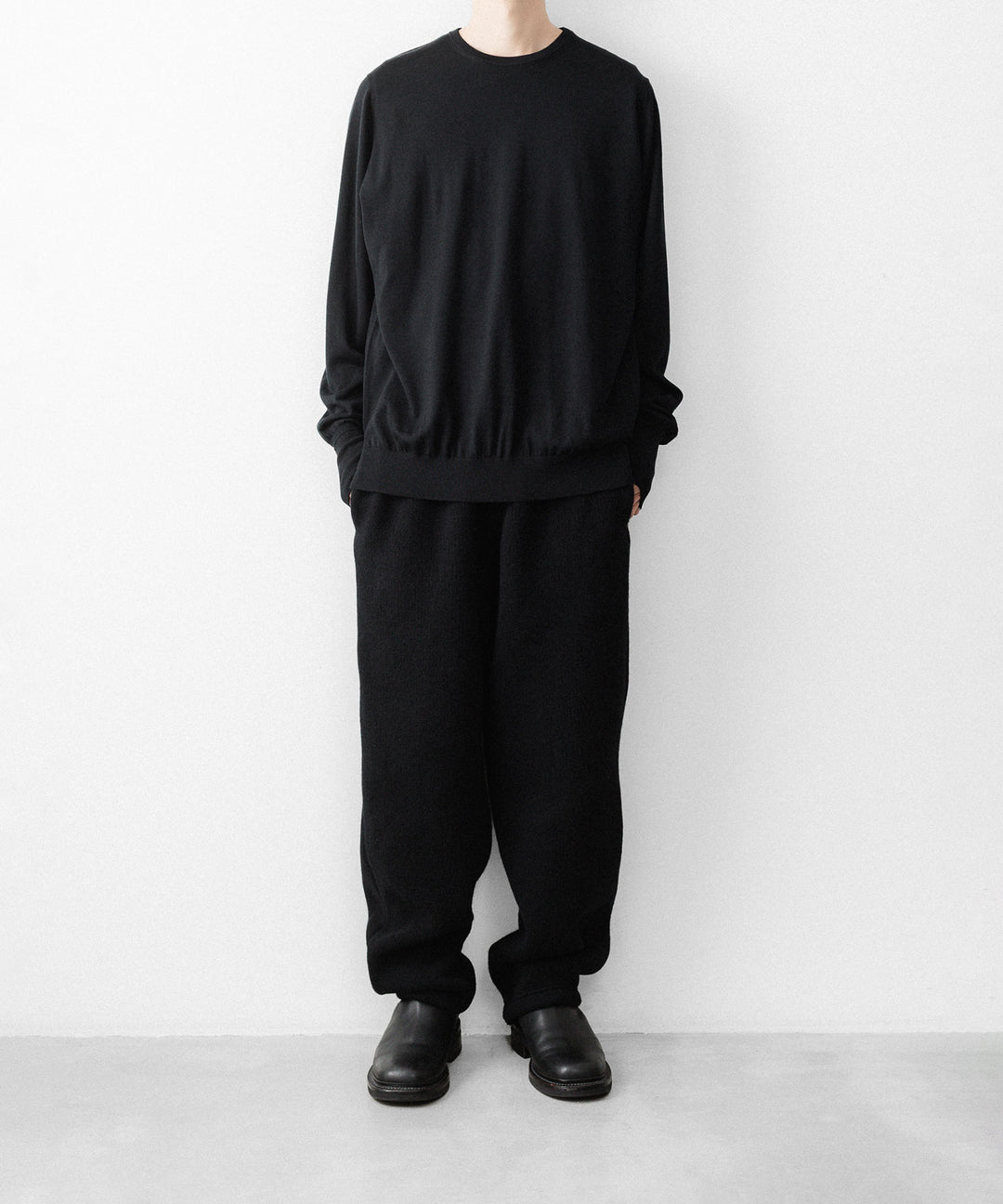 MAYKAM メイカムのSTRUCTURE EYELET CREW NECKのBLACK 公式通販サイトsession福岡セレクトショップ