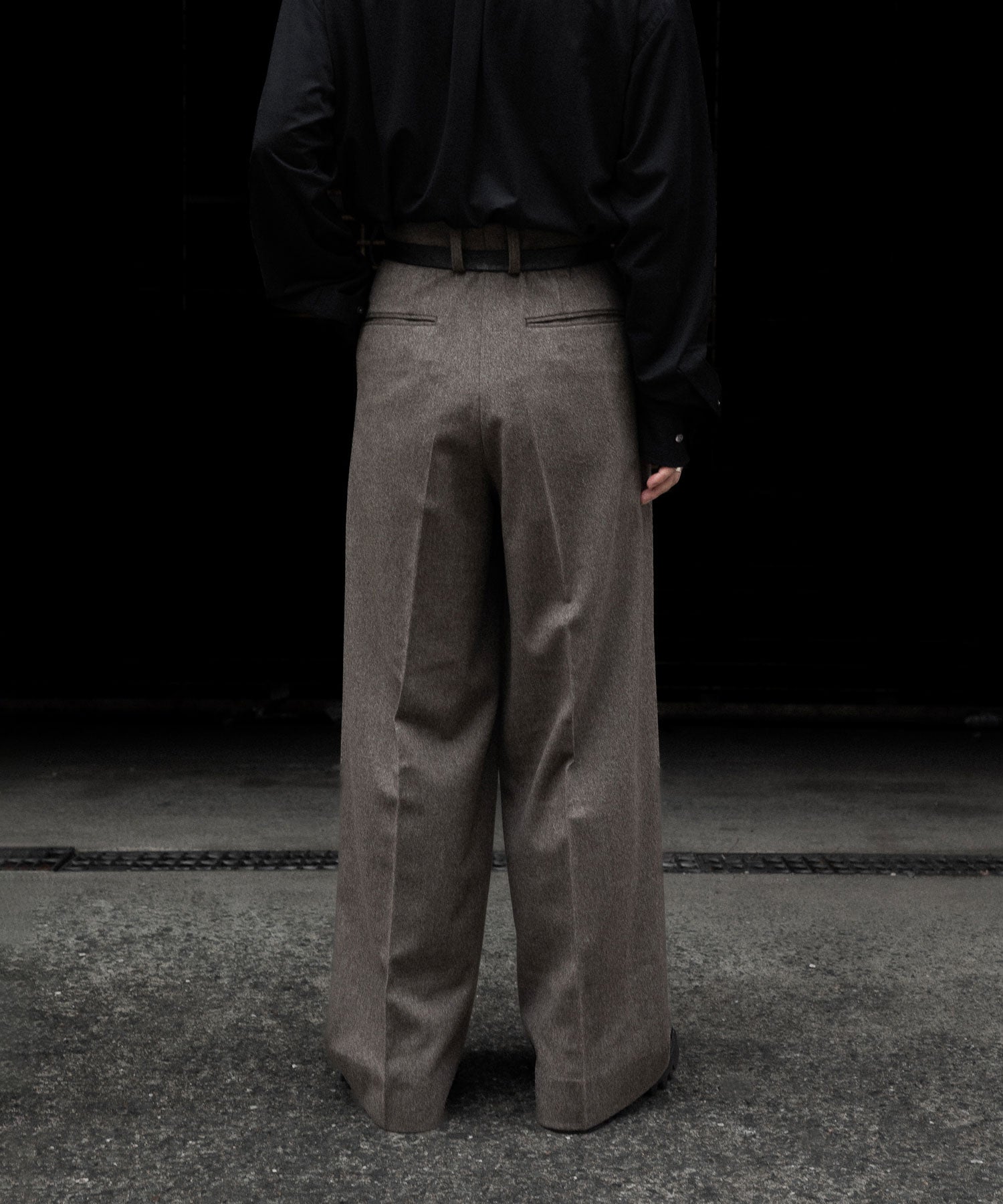 ssstein / シュタイン】WOOL DOESKIN EXTRA WIDE TROUSERS - TAUPE