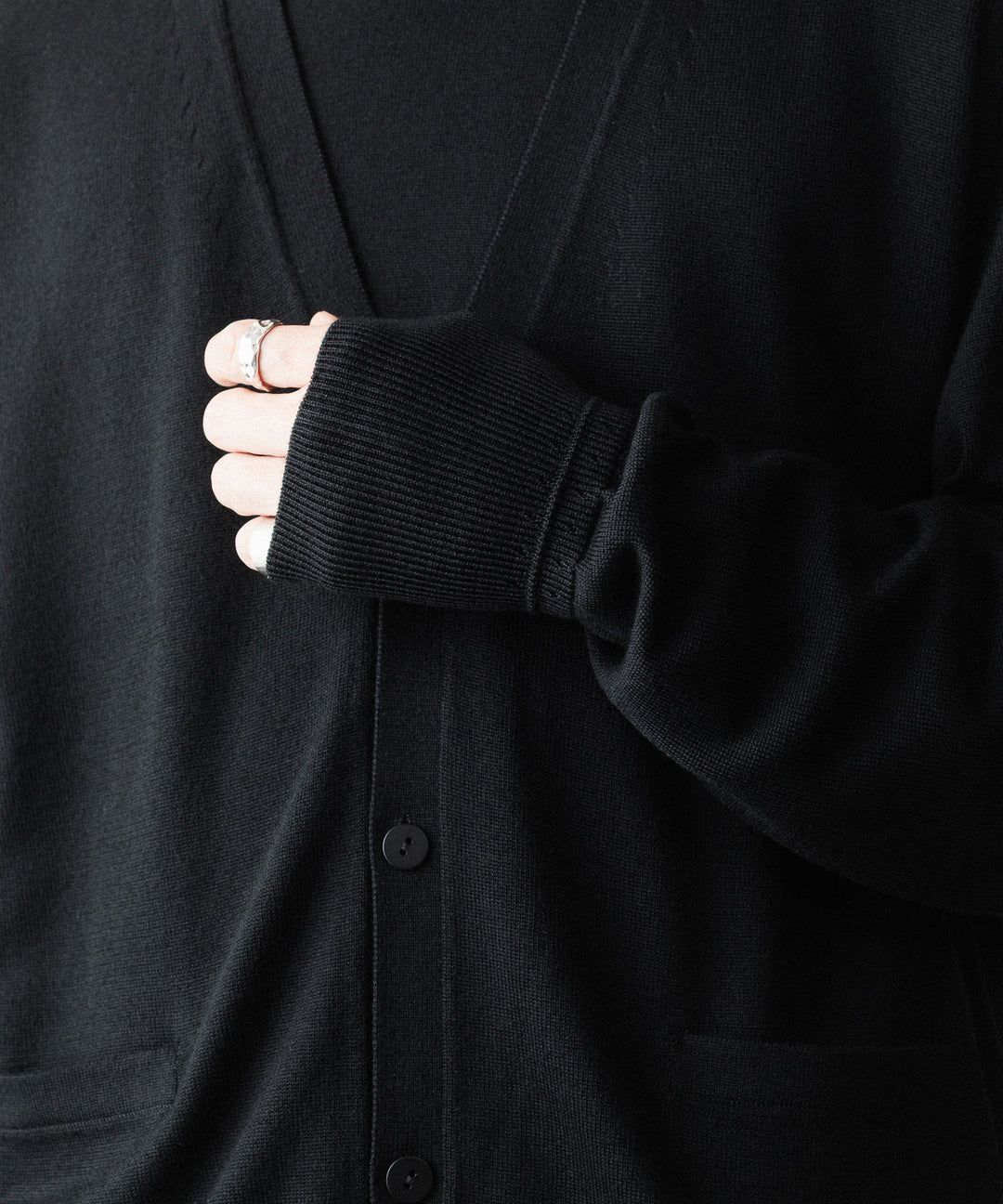 MAYKAM メイカムのSTRUCTURE EYELET CARDIGANのBLACK 公式通販サイトsession福岡セレクトショップ