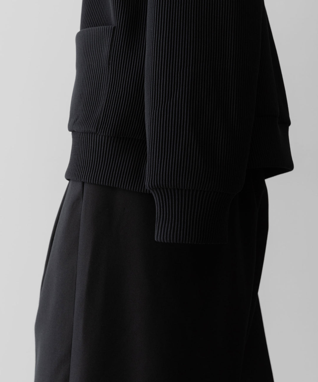 ssstein(シュタイン)のGRADATION PLEATS CARDIGAN - BLACKの公式通販サイトsession福岡セレクトショップ