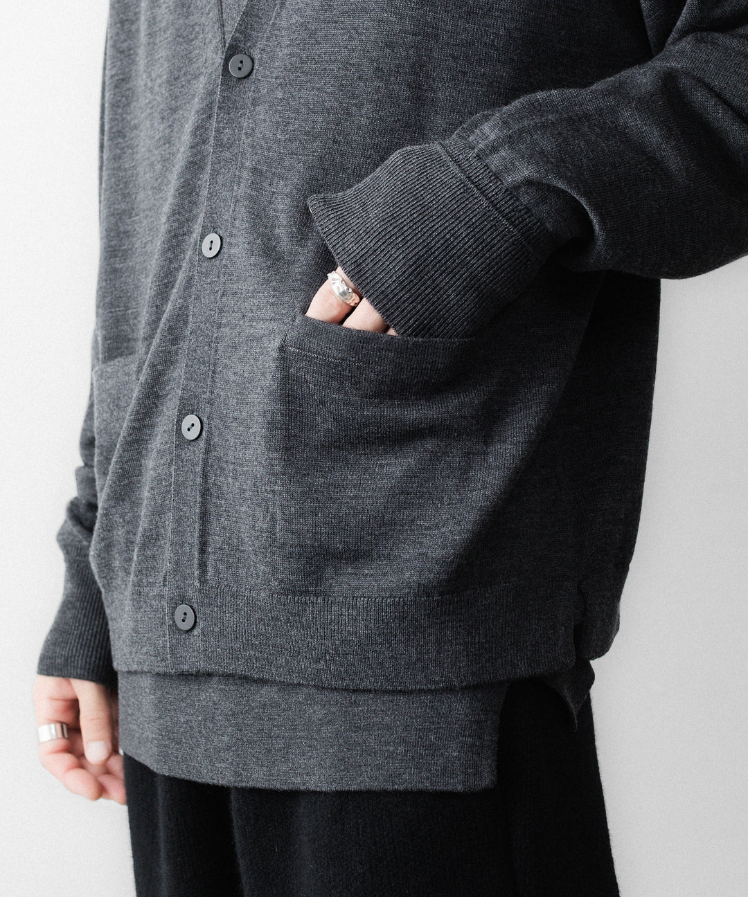 MAYKAM メイカムのSTRUCTURE CARDIGANのSTONE GREY 公式通販サイトsession福岡セレクトショップ
