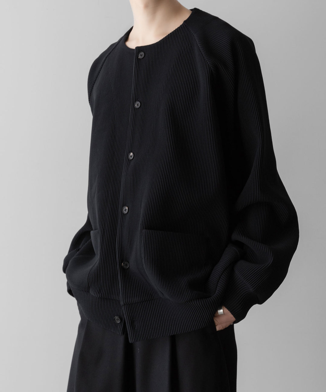 ssstein(シュタイン)のGRADATION PLEATS CARDIGAN - BLACKの公式通販サイトsession福岡セレクトショップ