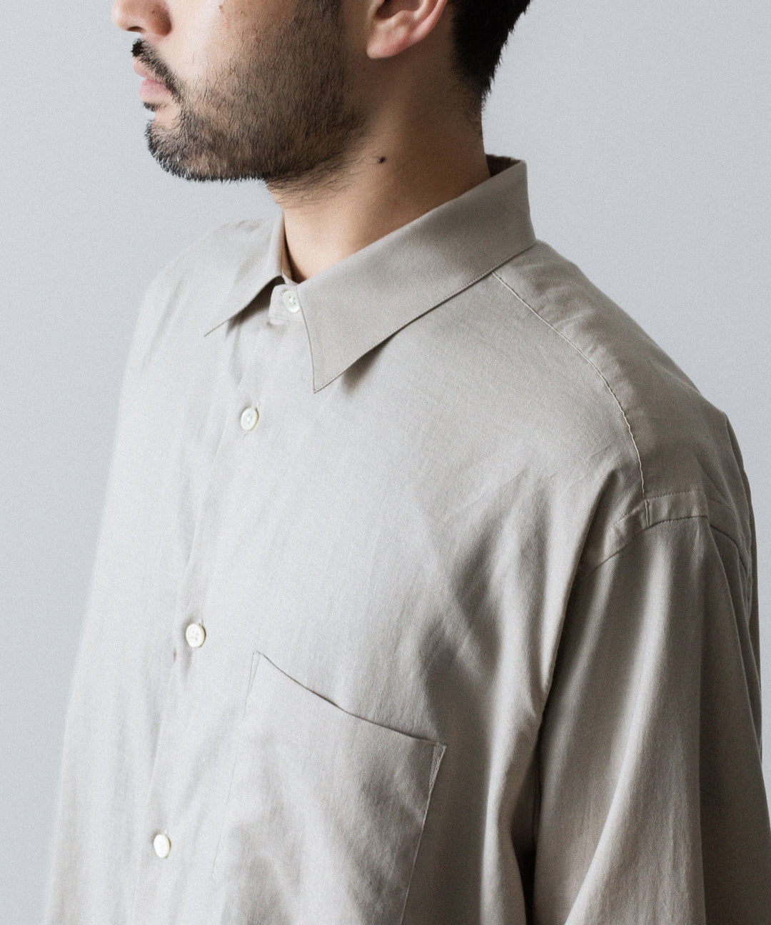 ssstein(シュタイン)のCOTTON/SILK OVERSIZED REGULAR COLLAR SHIRT - GREIGEの公式通販サイトsession福岡セレクトショップ