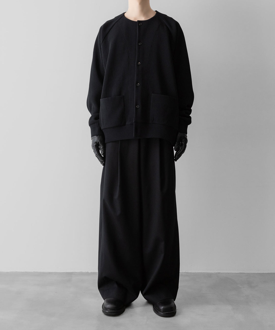 ssstein(シュタイン)のGRADATION PLEATS CARDIGAN - BLACKの公式通販サイトsession福岡セレクトショップ