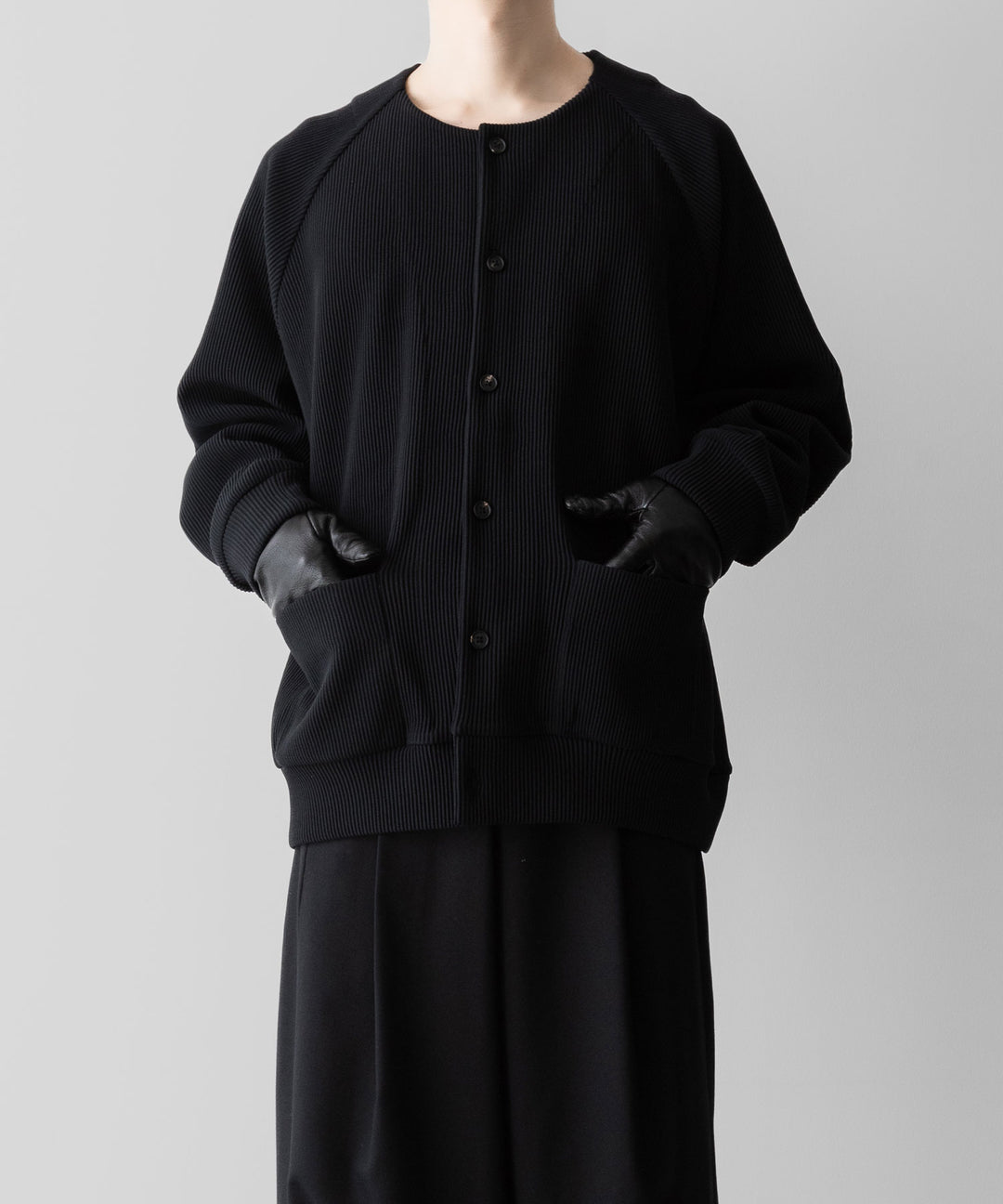ssstein(シュタイン)のGRADATION PLEATS CARDIGAN - BLACKの公式通販サイトsession福岡セレクトショップ