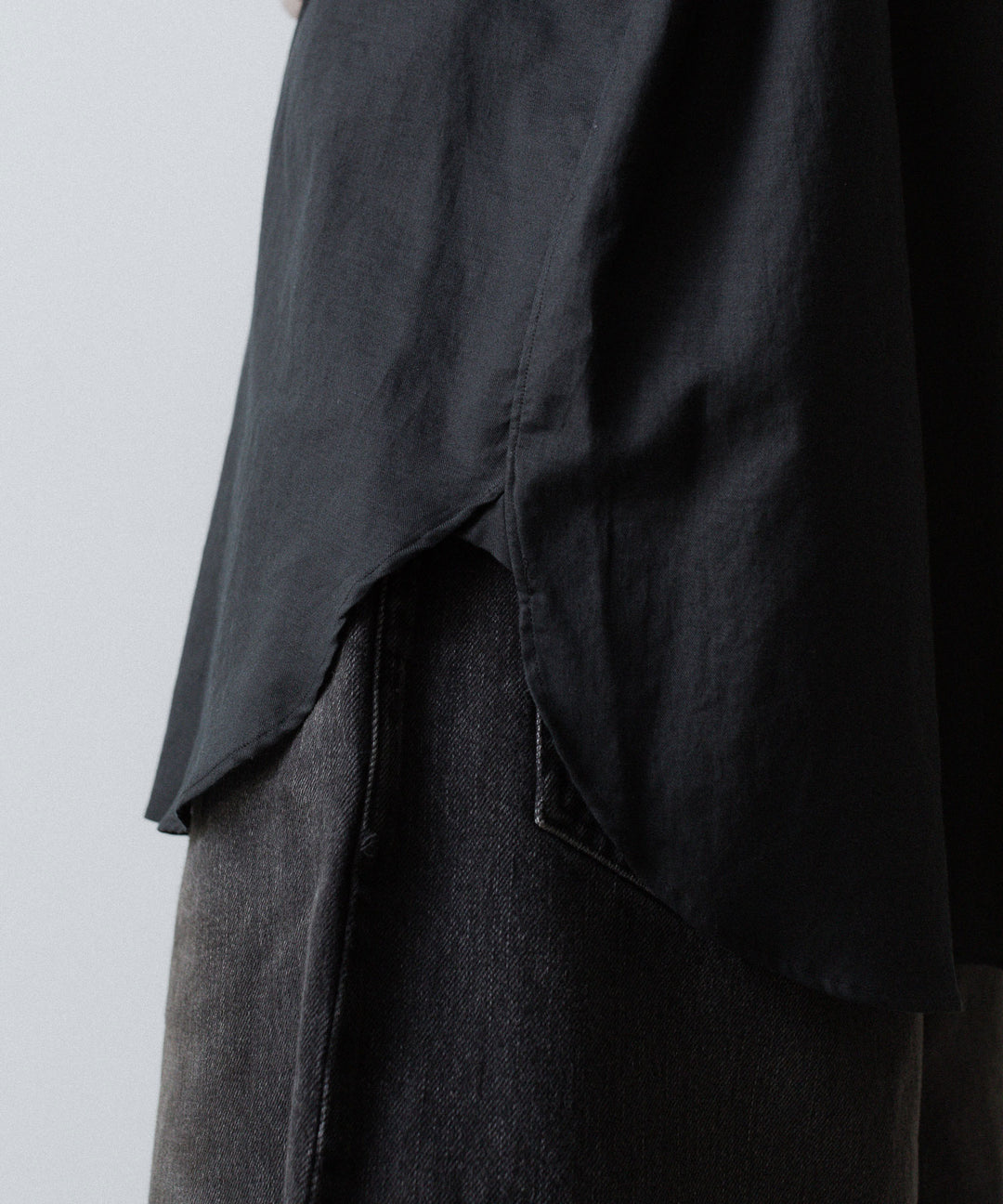 ssstein(シュタイン)のCOTTON/SILK OVERSIZED REGULAR COLLAR SHIRT - BLACKの公式通販サイトsession福岡セレクトショップ