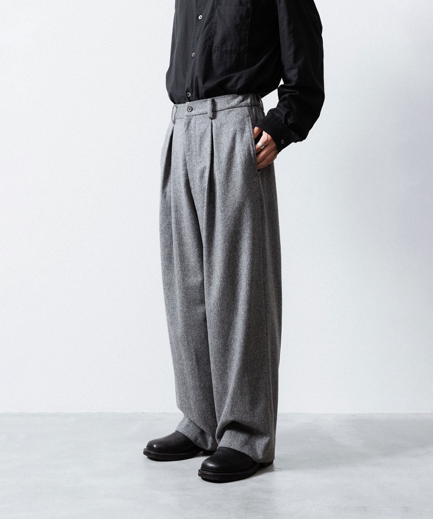 美品 ssstein BEAVER EASY WIDE TROUSERS ssstein / シュタイン】W/CA BEAVER EASY WIDE TROUSERS - GREY | 公式