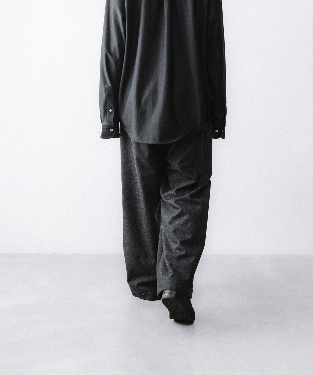 【ANTHEM A】WOOL CASHMERE POPLIN MELTON NO-BRAINER PANTS - CHARCOAL
