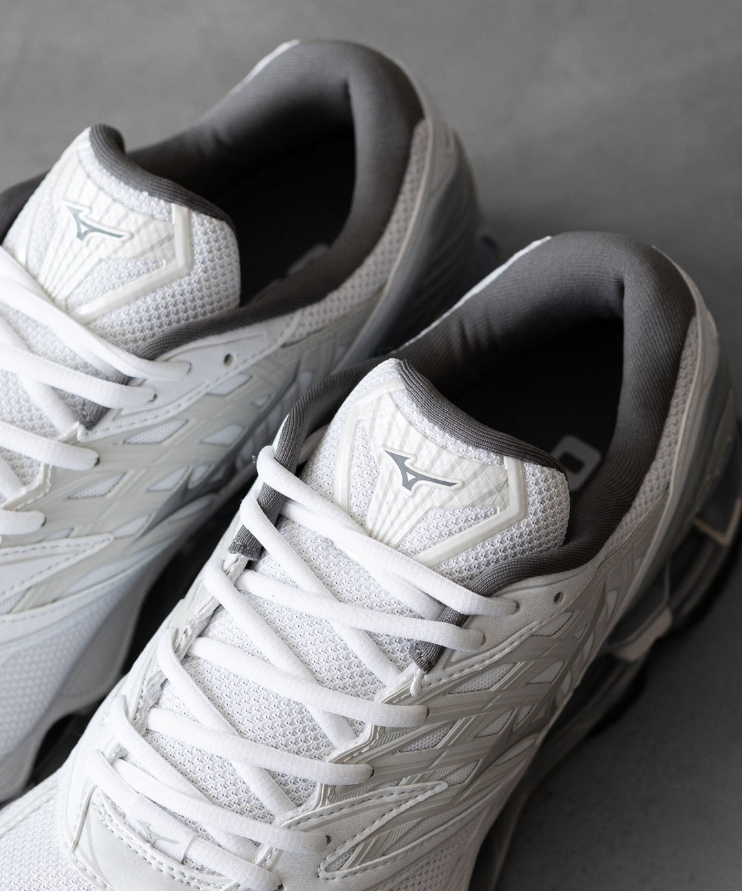 MIZUNO-ミズノのWAVE PROPHECY LSのWHITE×SILVER MIZUNOスニーカー公式通販サイトsession福岡セレクトショップ