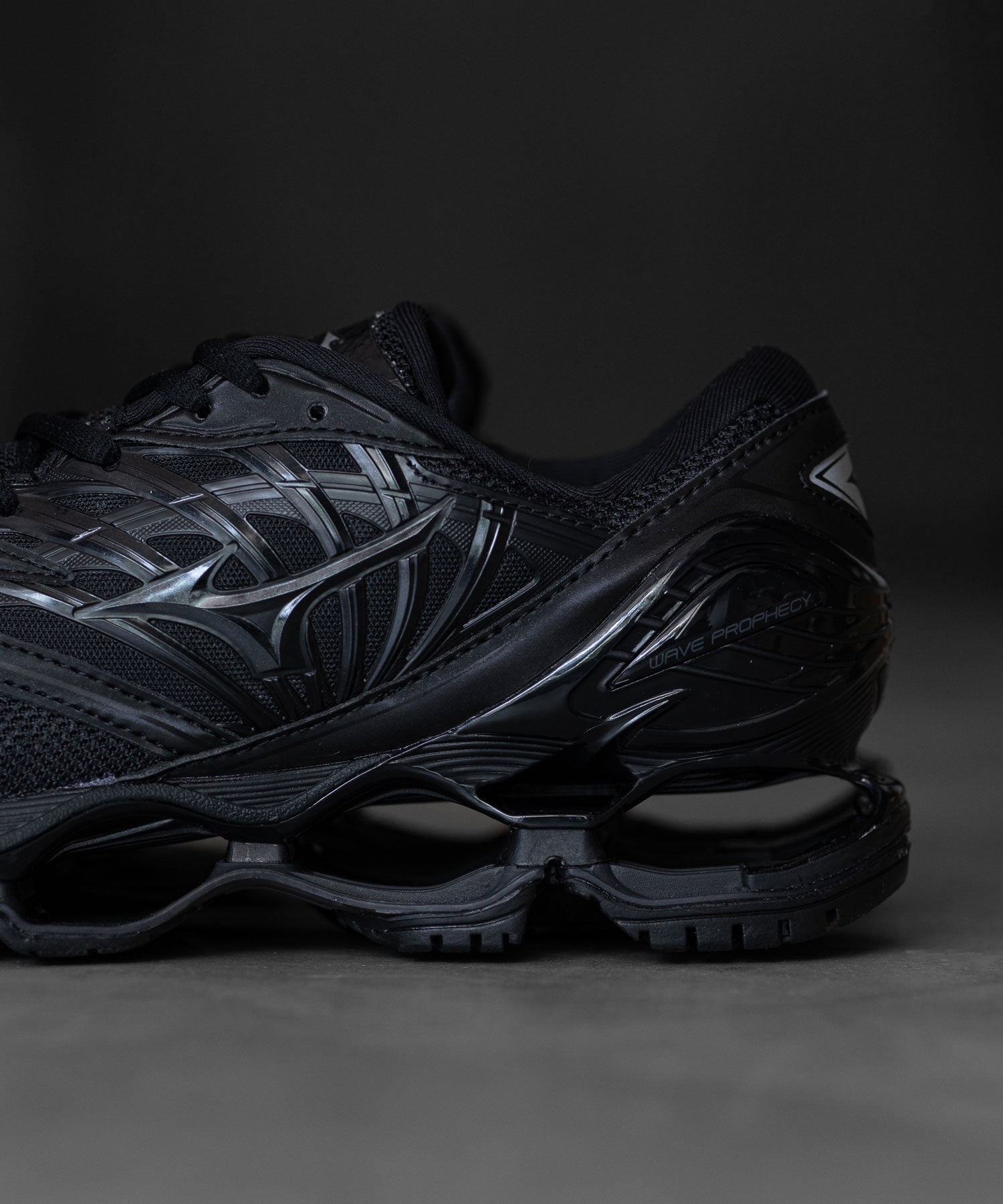 MIZUNO-ミズノのスニーカー WAVE PROPHECY LSのBLACK 公式通販サイトsession福岡セレクトショップ