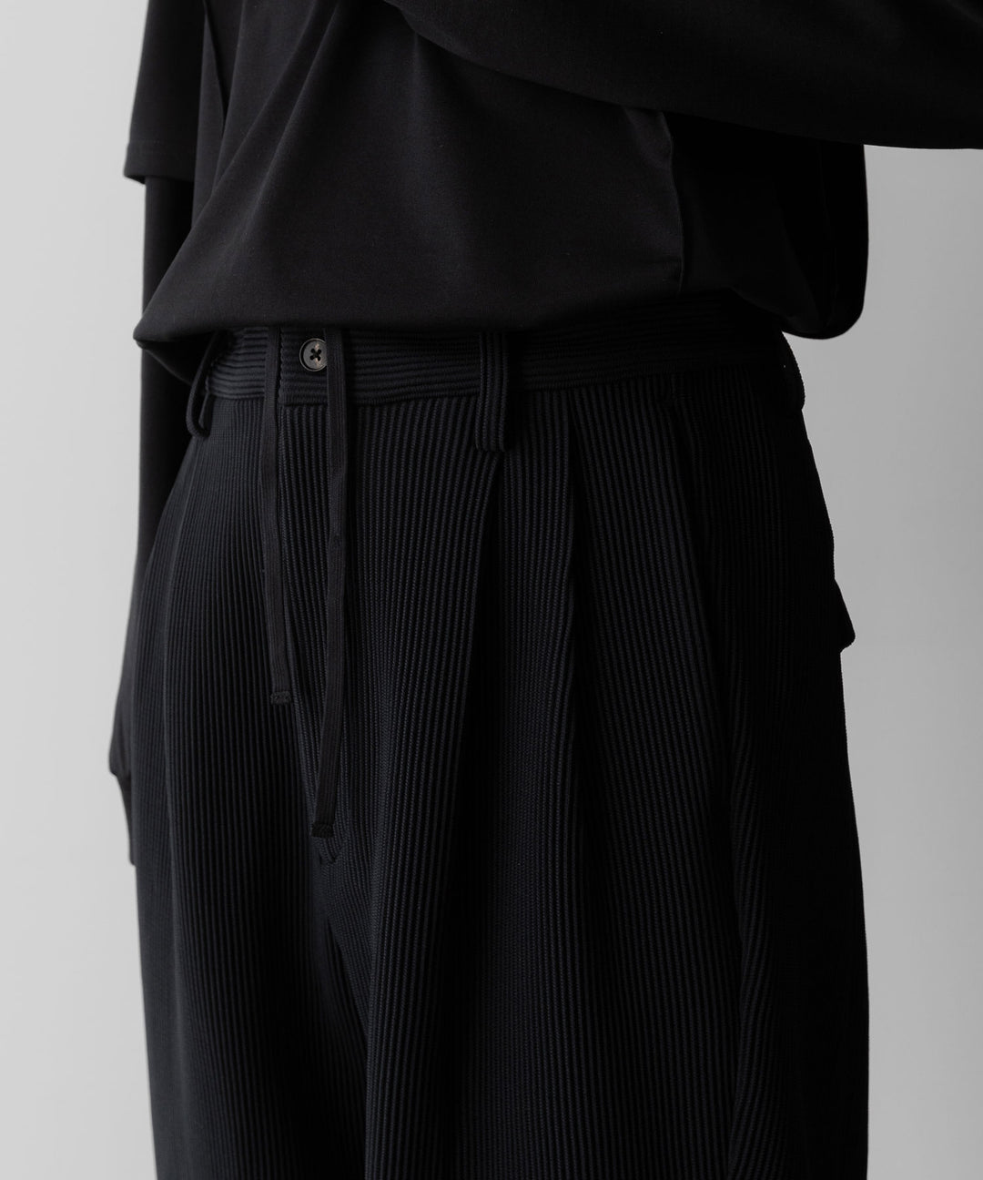 ssstein(シュタイン)のGRADATION PLEATS TWIST SEAM WIDE TROUSERS - BLACKの公式通販サイトsession福岡セレクトショップ