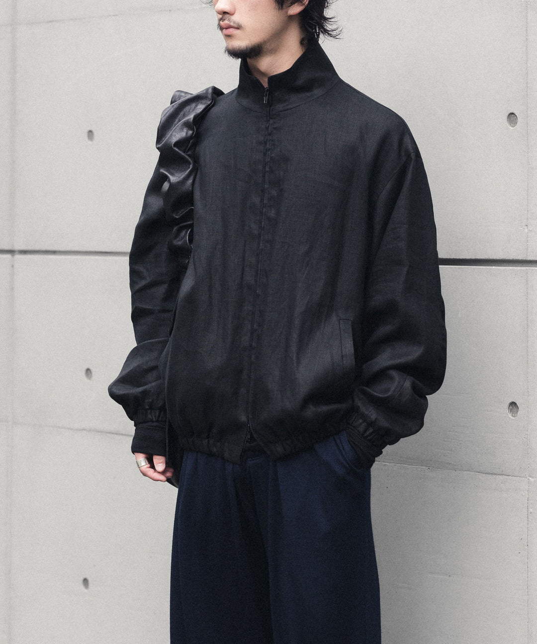 【ssstein】 LIGHT LINEN SHIRRED LIGHT ZIP JACKET - BLACK