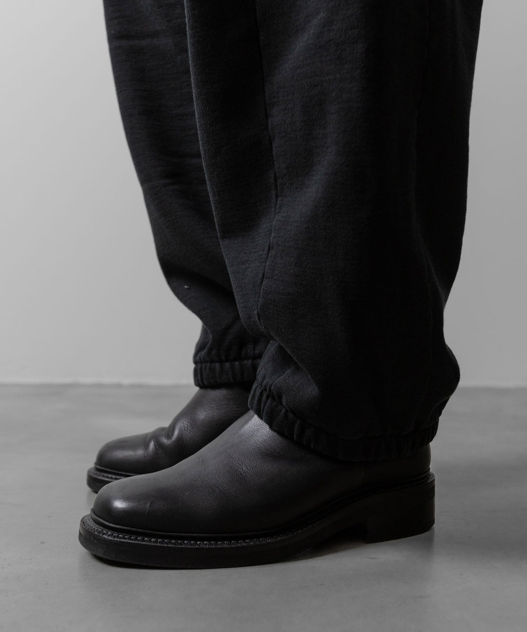 ssstein(シュタイン)のUNTWISTED YARN FADE SWEAT TWIST SEAM PANTS - BLACKの公式通販サイトsession福岡セレクトショップ