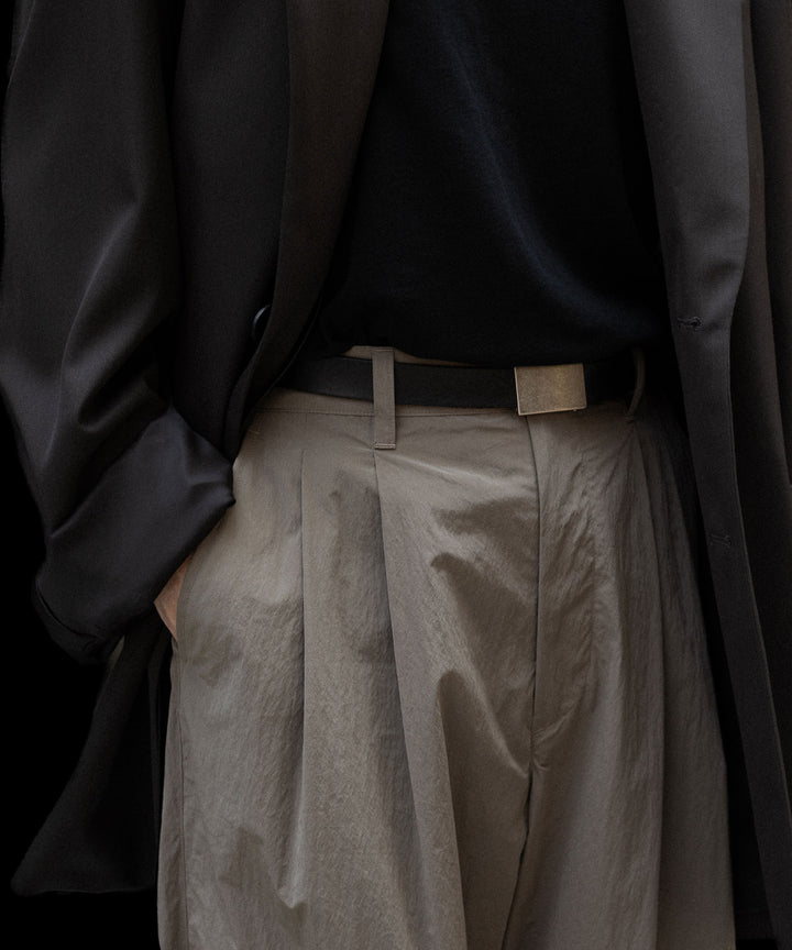 【ssstein】 WINDPROOF NYLON WIDE EASY TROUSERS - TAUPE