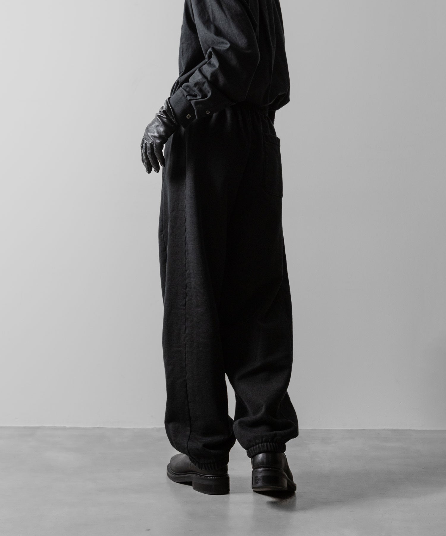 ssstein(シュタイン)のUNTWISTED YARN FADE SWEAT TWIST SEAM PANTS - BLACKの公式通販サイトsession福岡セレクトショップ