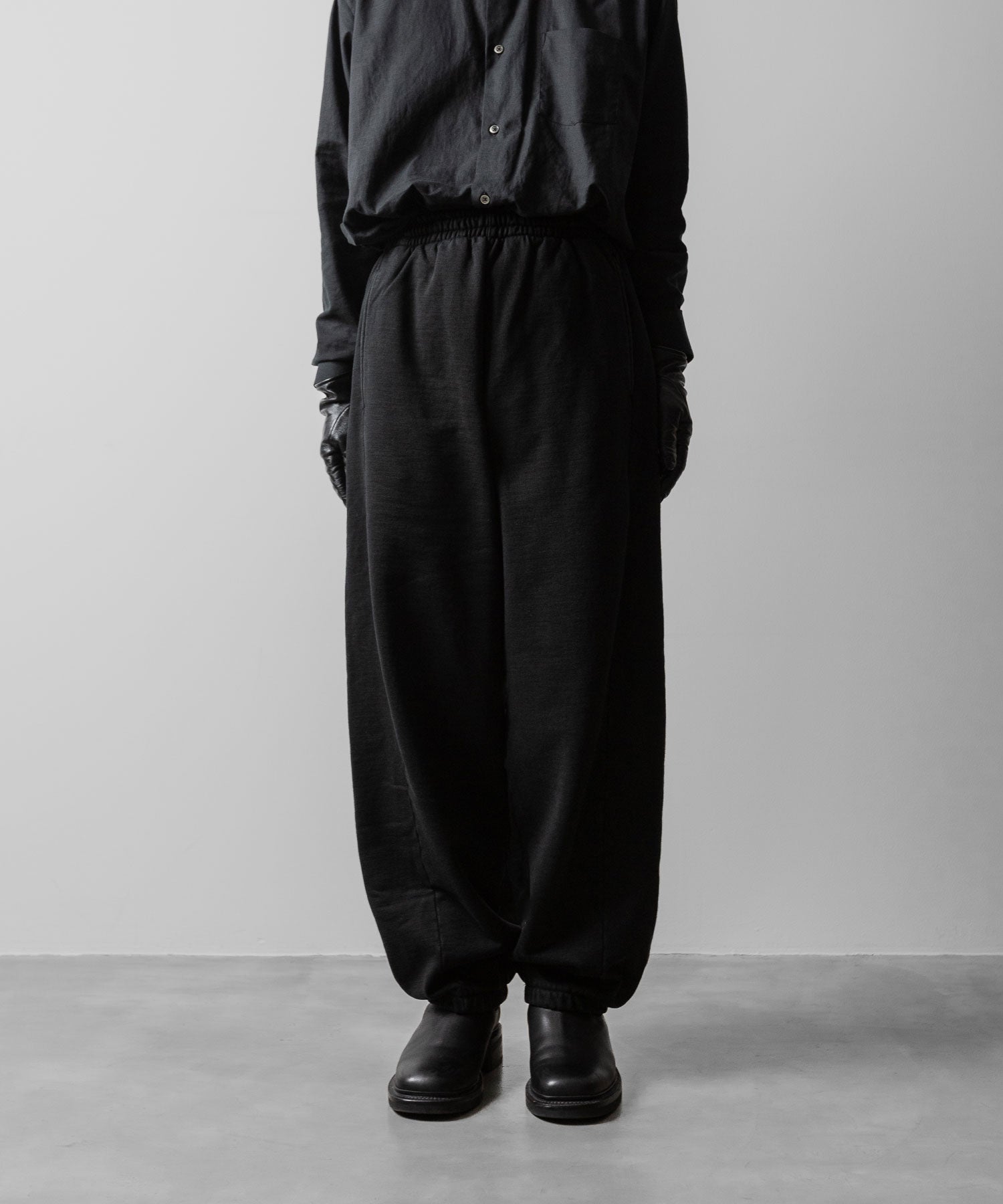 ssstein(シュタイン)のUNTWISTED YARN FADE SWEAT TWIST SEAM PANTS - BLACKの公式通販サイトsession福岡セレクトショップ