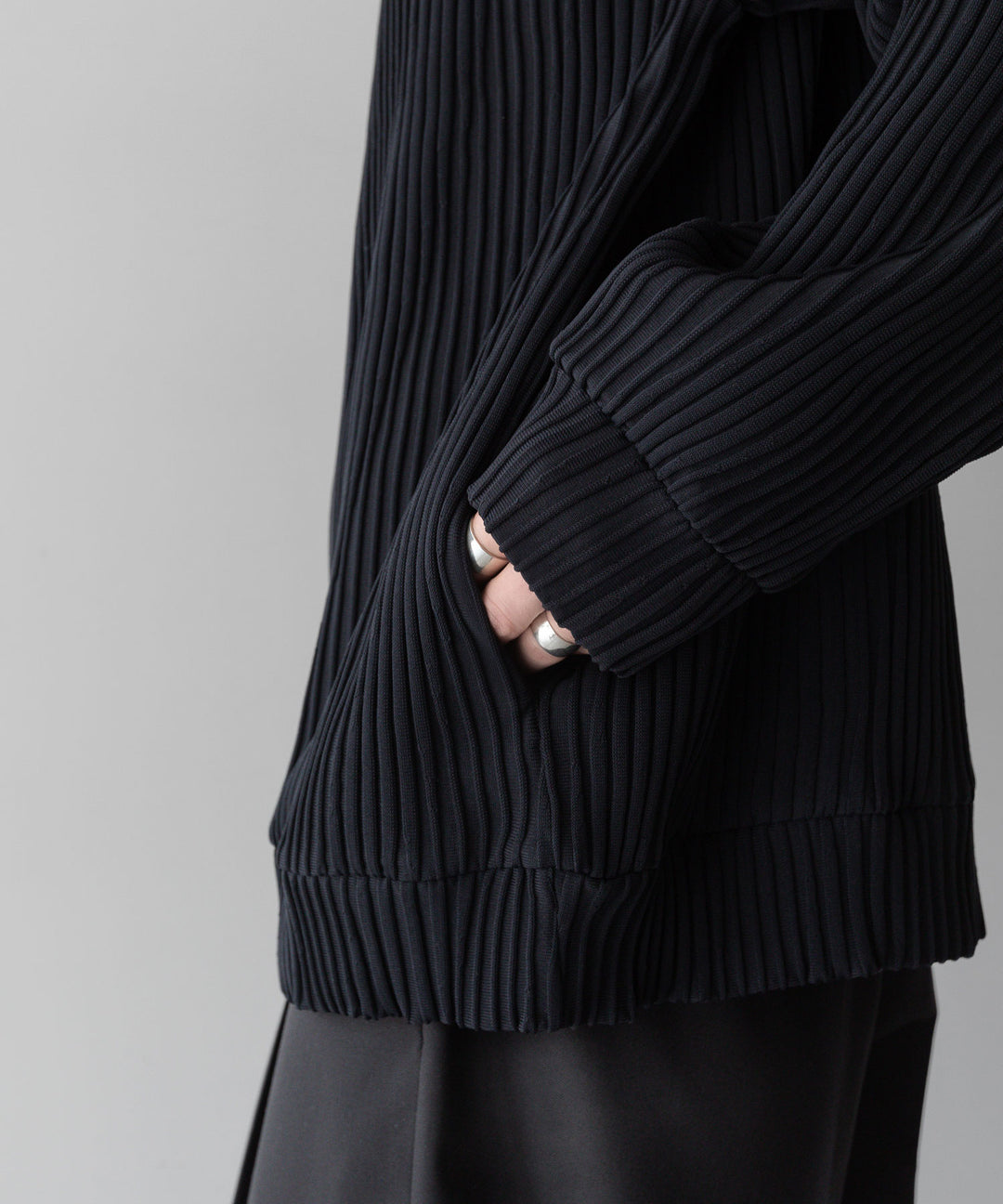 stein(シュタイン)の23AWコレクションOBLIQUE PATTERNED KNIT CARDIGANのBLACK sessionセッション福岡セレクトショップ 公式通販サイト