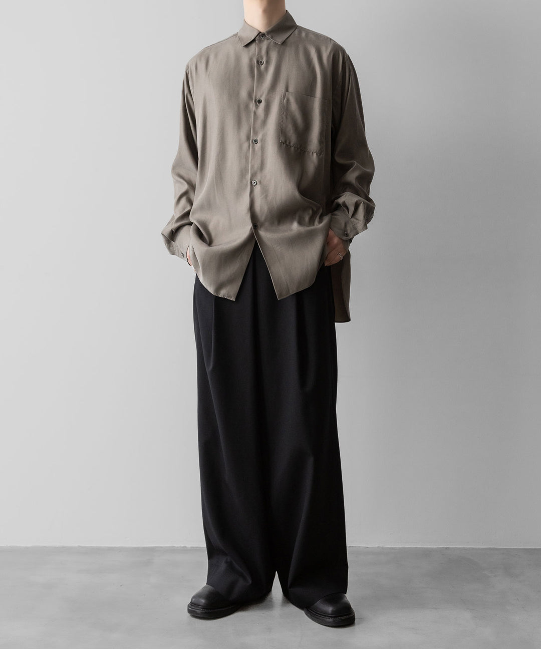 ssstein(シュタイン)のCUPRO TWILL OVERSIZED LS SHIRT - TAUPEの公式通販サイトsession福岡セレクトショップ