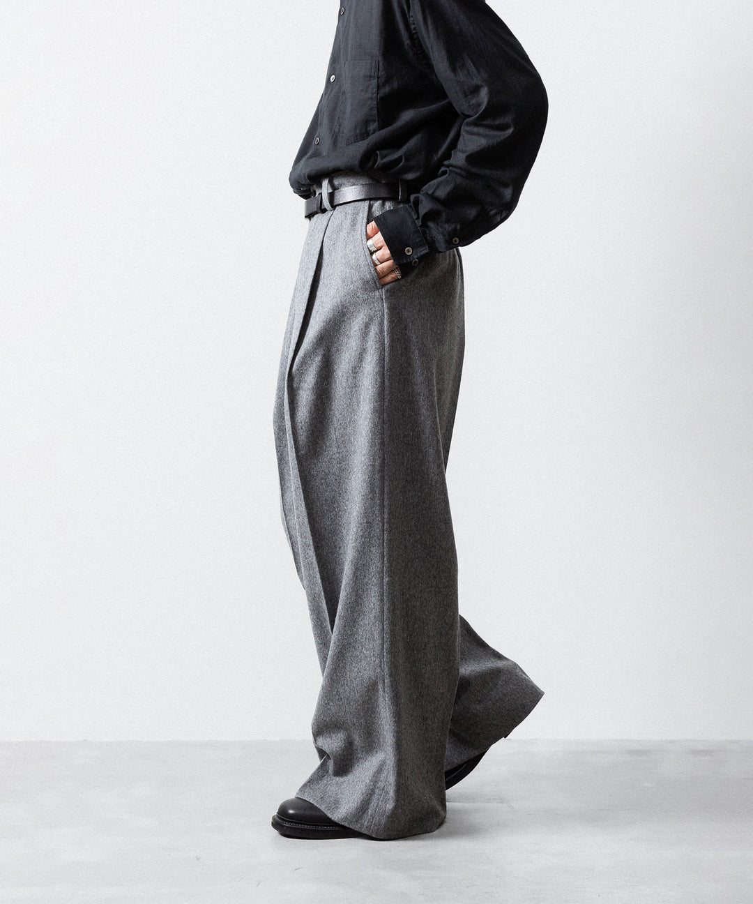 ssstein(シュタイン)のW/CA BEAVER EXTRA WIDE TROUSERS - GREYの公式通販サイトsession福岡セレクトショップ
