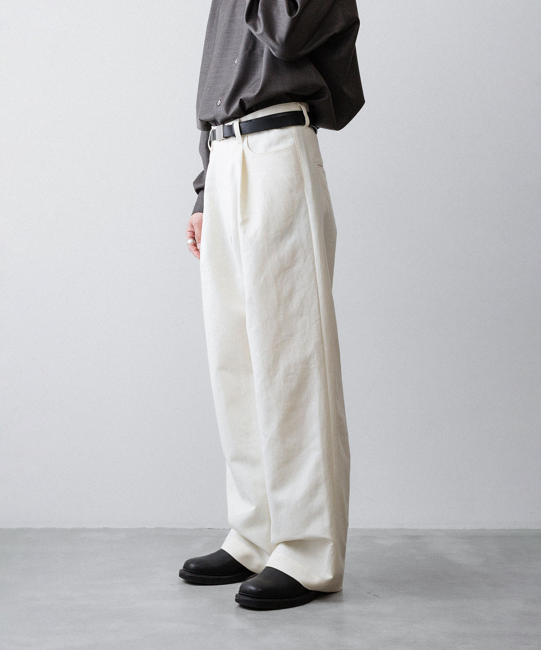 ssstein(シュタイン)のDOUBLE WEAVE COTTON ONE TUCK WIDE PANTS - CREAMの公式通販サイトsession福岡セレクトショップ