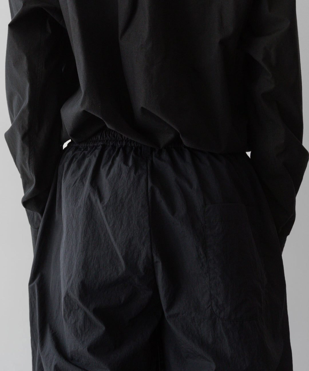 stein(シュタイン)の24SSコレクションNYLON COMBINATION CHEMICAL BLEACHED DENIM JEANSのINDIGO