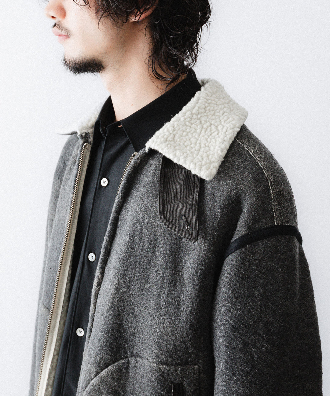 【ANTHEM A】CRACK WOOL BOA BOMBER JACKET - CARBON