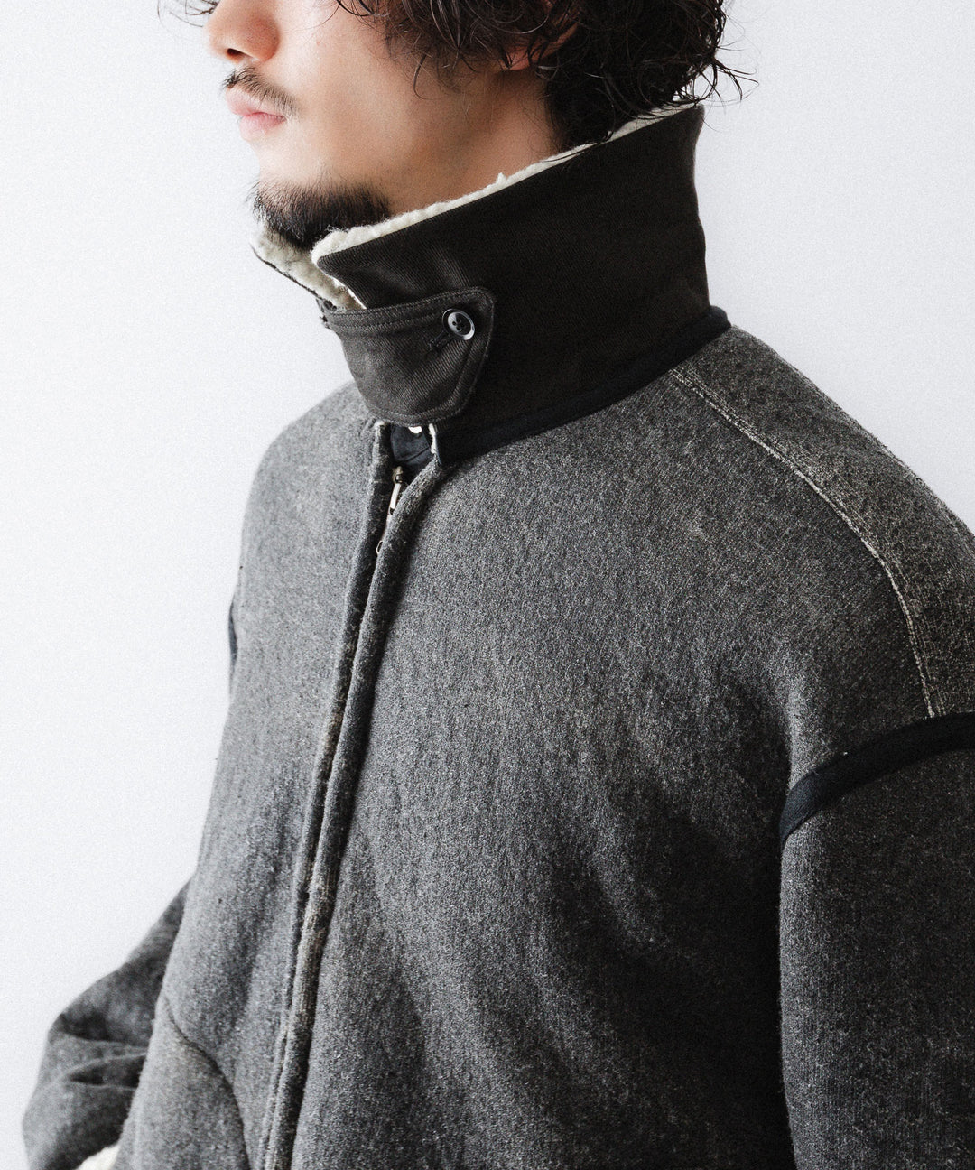 【ANTHEM A】CRACK WOOL BOA BOMBER JACKET - CARBON