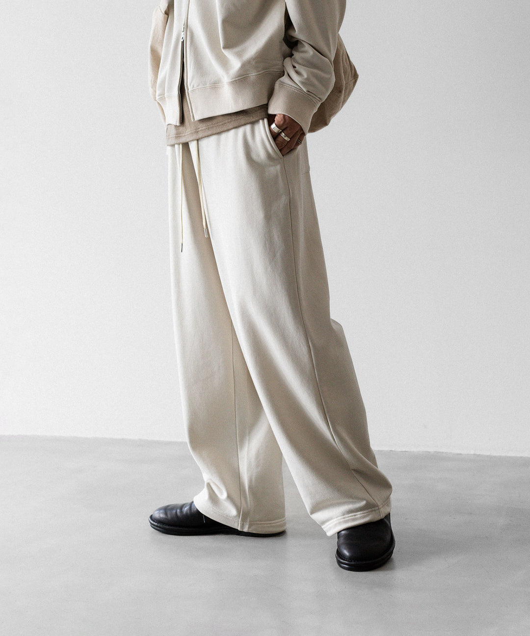 【KANEMASA PHIL.】28G CUPRO EASY PANTS - WHITE