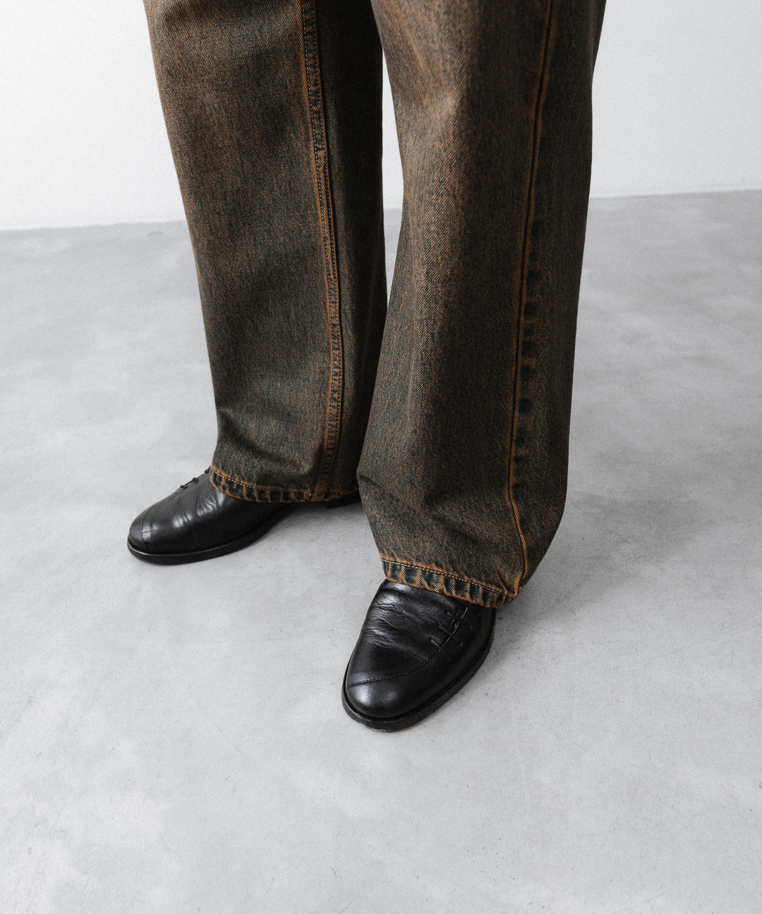 CODA -コーダのBLACK BROWN WASH BREAK CUT FLARED JEANSのBLACK BROWN公式通販サイトsession福岡セレクトショップ