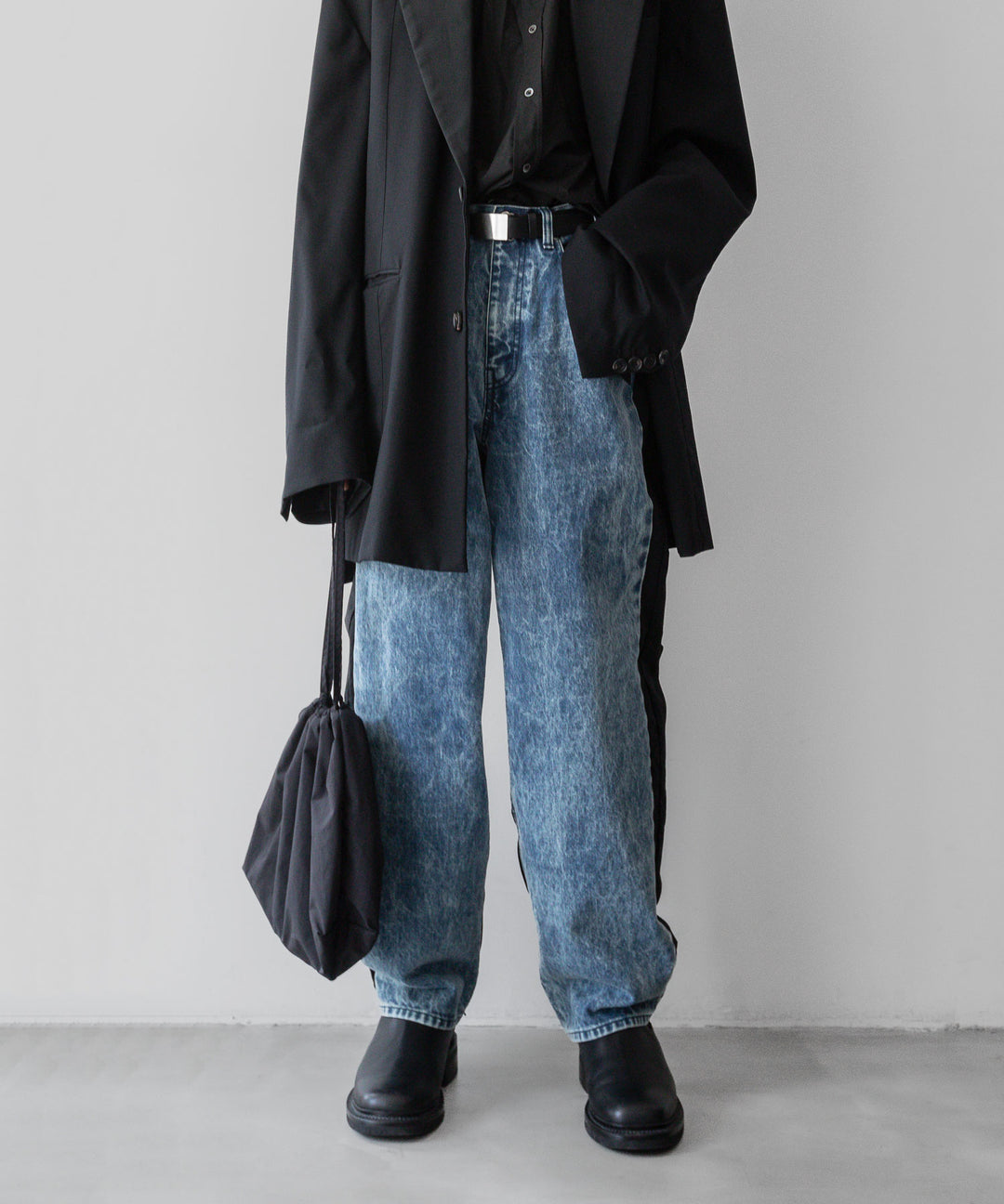 stein(シュタイン)の24SSコレクションNYLON COMBINATION CHEMICAL BLEACHED DENIM JEANSのINDIGO