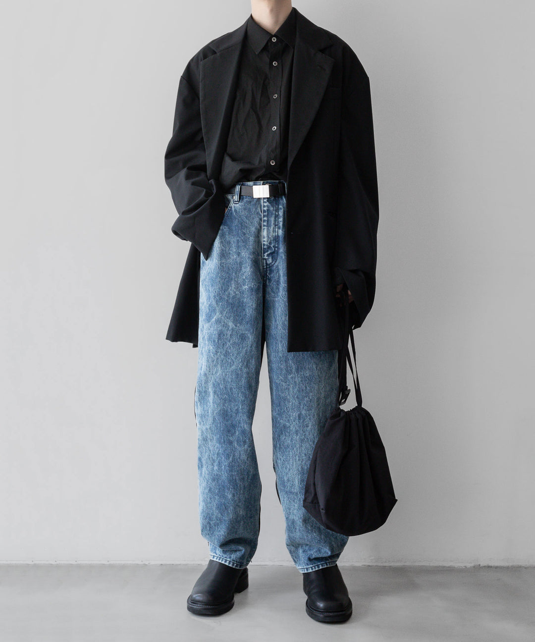 stein(シュタイン)の24SSコレクションNYLON COMBINATION CHEMICAL BLEACHED DENIM JEANSのINDIGO