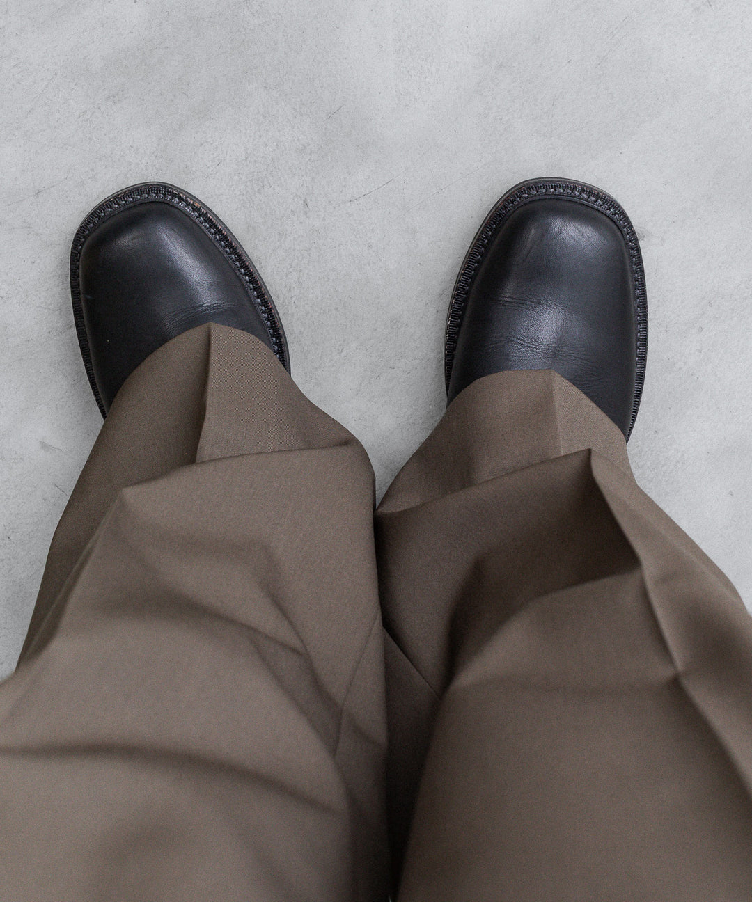 ssstein(シュタイン)のLONG WIDE TROUSERS (2/90 WOOL GABARDINE) - DARK BEIGEの公式通販サイトsession福岡セレクトショップ
