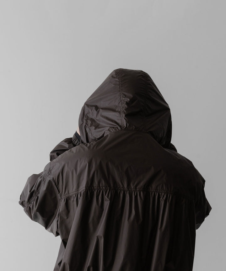 ssstein(シュタイン)のEXTRA LIGHT NYLON SHIRRED ZIP HOOD JACKET - DARK BROWNの公式通販サイトsession福岡セレクトショップ