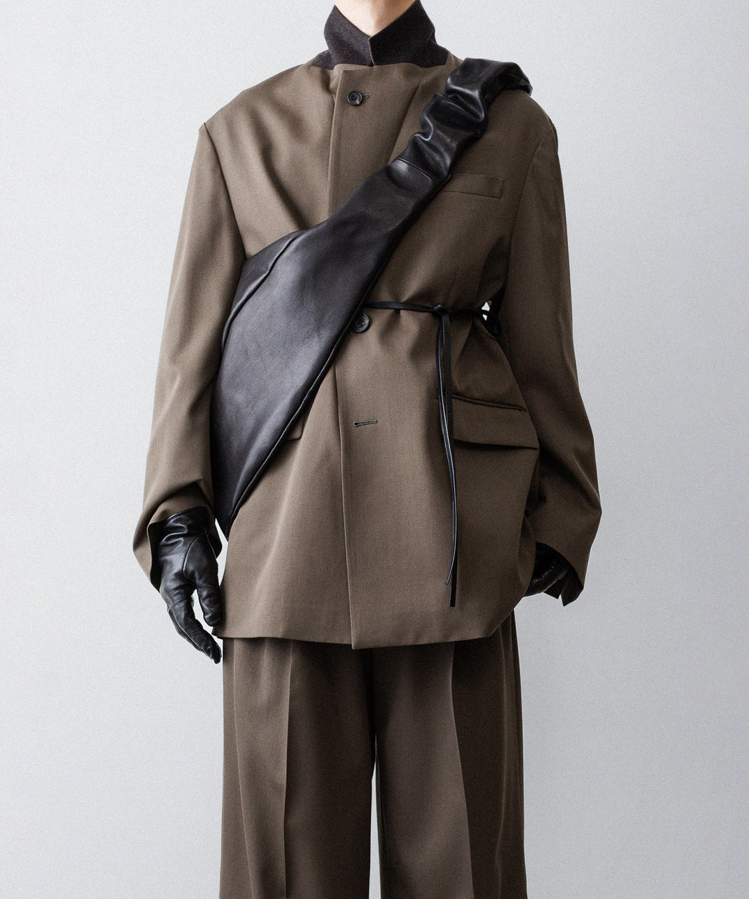 ssstein(シュタイン)のTWIST SHOULDER BAG - BLACKの公式通販サイトsession福岡セレクトショップ
