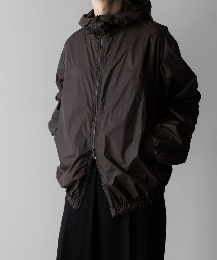ssstein(シュタイン)のEXTRA LIGHT NYLON SHIRRED ZIP HOOD JACKET - DARK BROWNの公式通販サイトsession福岡セレクトショップ
