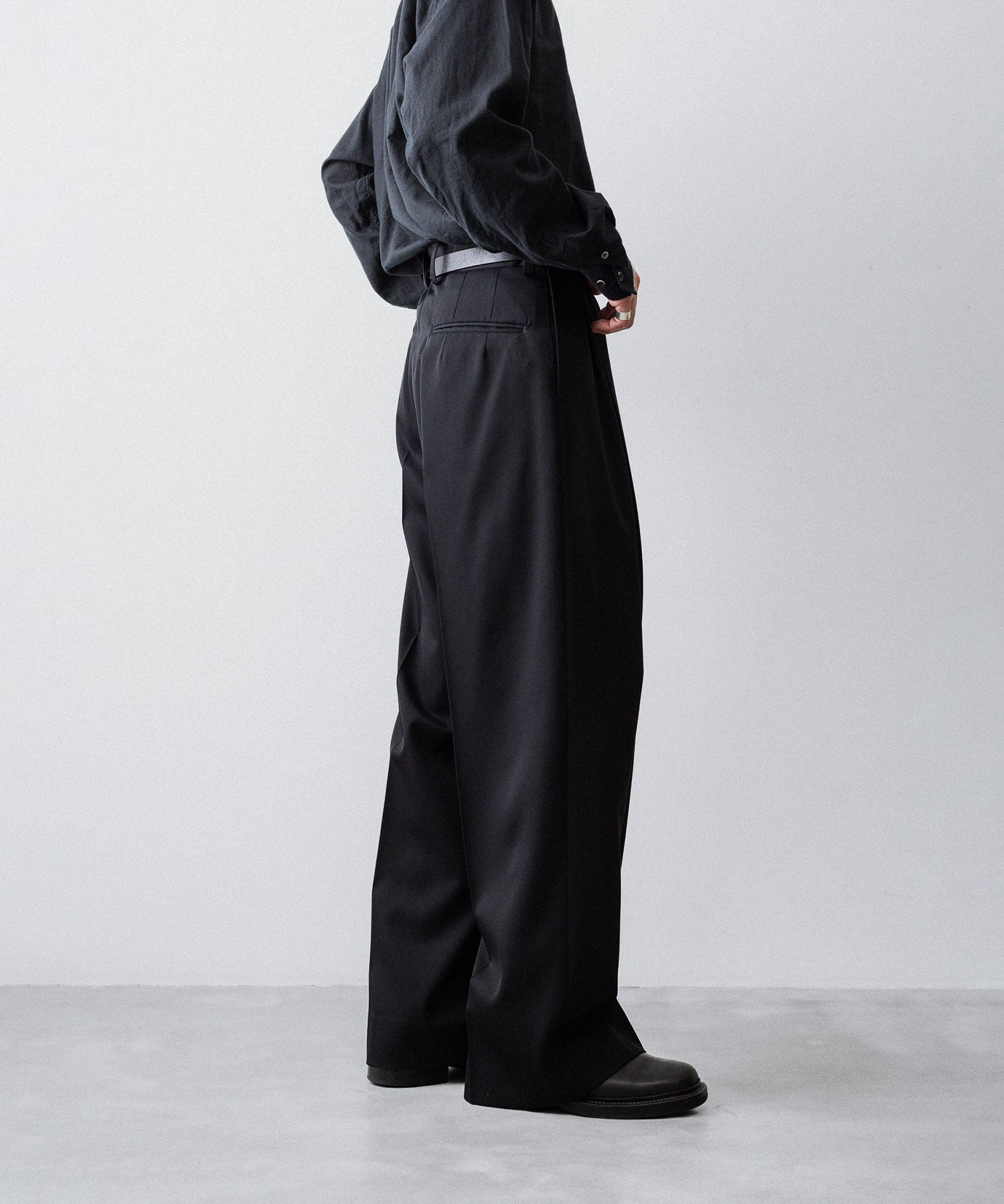 ssstein / シュタイン】LONG WIDE TROUSERS (2/90 WOOL GABARDINE