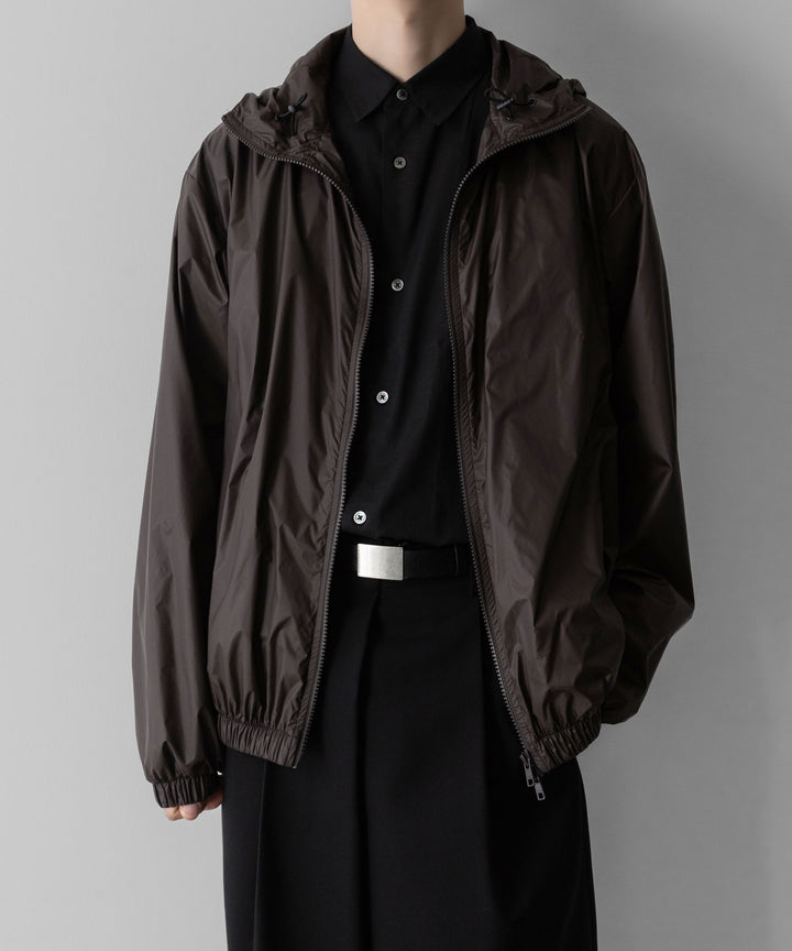 ssstein(シュタイン)のEXTRA LIGHT NYLON SHIRRED ZIP HOOD JACKET - DARK BROWNの公式通販サイトsession福岡セレクトショップ