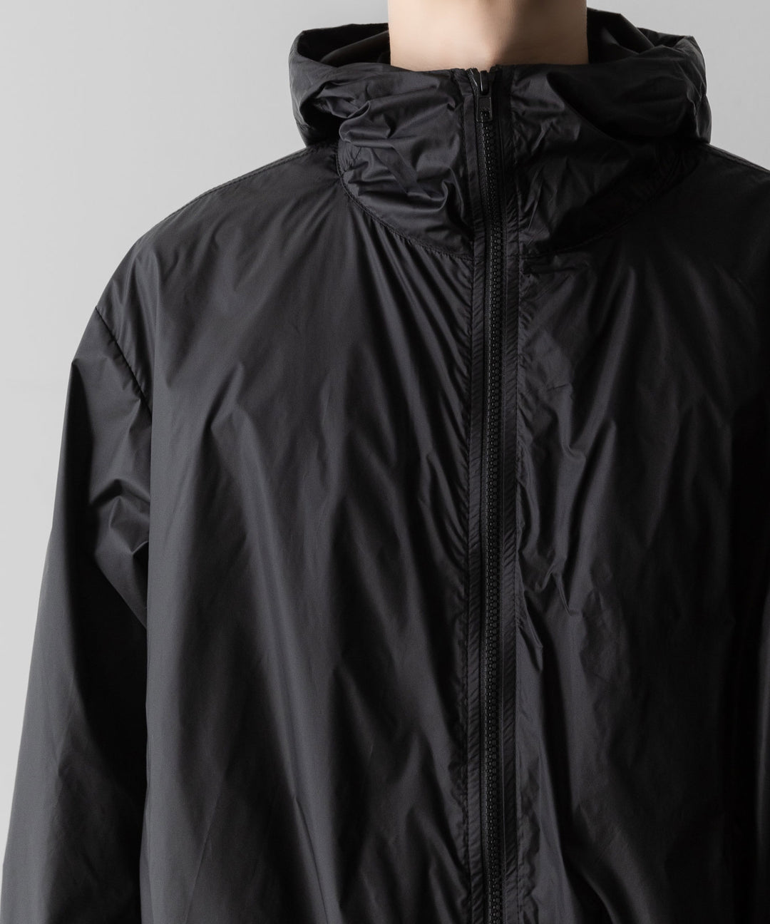 ssstein(シュタイン)のEXTRA LIGHT NYLON SHIRRED ZIP HOOD JACKET -BLACKの公式通販サイトsession福岡セレクトショップ