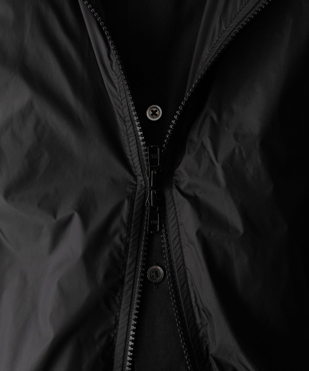 ssstein(シュタイン)のEXTRA LIGHT NYLON SHIRRED ZIP HOOD JACKET -BLACKの公式通販サイトsession福岡セレクトショップ