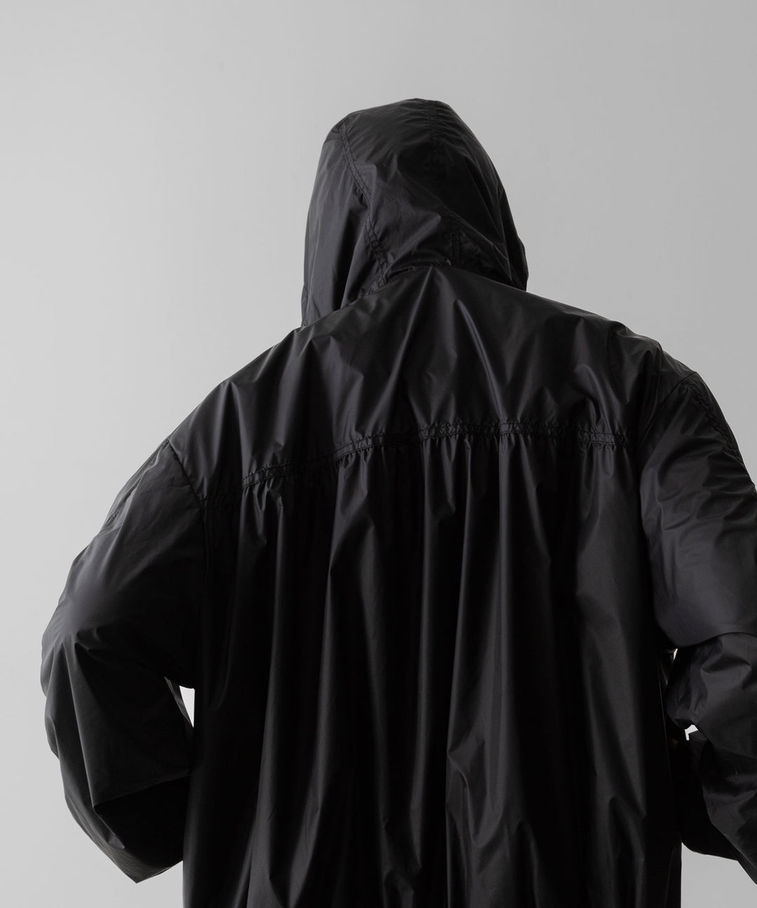 ssstein(シュタイン)のEXTRA LIGHT NYLON SHIRRED ZIP HOOD JACKET -BLACKの公式通販サイトsession福岡セレクトショップ