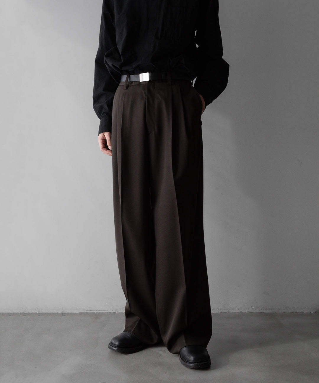 stein(シュタイン)の24SSコレクションLONG WIDE TROUSERSのMILITARY KHAKI sessionセッション福岡セレクトショップ 公式通販サイト